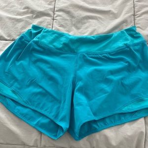 Rabbit catch me if you can RELAXed shorts. 2.5 in small